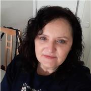 Soy profesor de inglés nativa de Inglaterra. Llevo años en Madrid, con muy buenos resultados, tengo un título para enseñar inglés como idioma extranjero. Estoy disponible para impartir clases en otros re